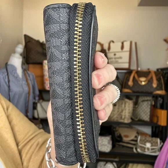 MICHAEL Michael Kors Compact Bifold Wallet with Zip Coin Pocket in Black/Gray - Picture 6 of 13